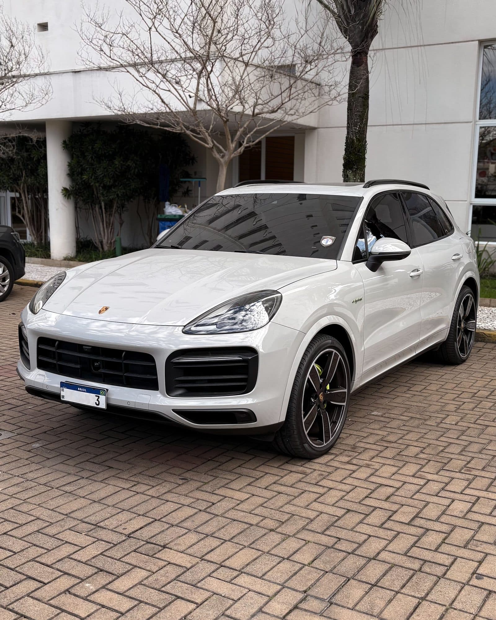 Porsche Cayenne Platinum Edition E-Hybrid — exterior 1